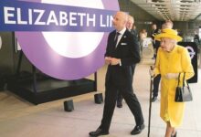 بريطانيا إليزابيث تدشن خط قطار باسمها في لندن