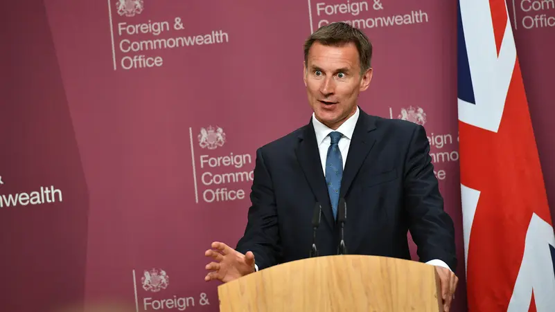 وزير المالية البريطاني الجديد ينذر برفع الضرائب ويتحدث عن قرارات صعبة