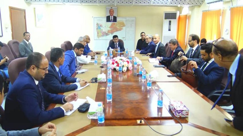 وزير النفط والمعادن يبحث مع سفراء الاتحاد الاوروبي استهداف ميليشيات الحوثي لمنشآت النفط