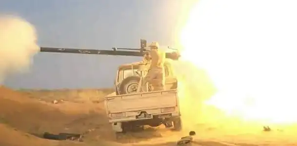 الجيش يستهدف مواقع حوثية ويعلن عن مصرع قيادي ميداني