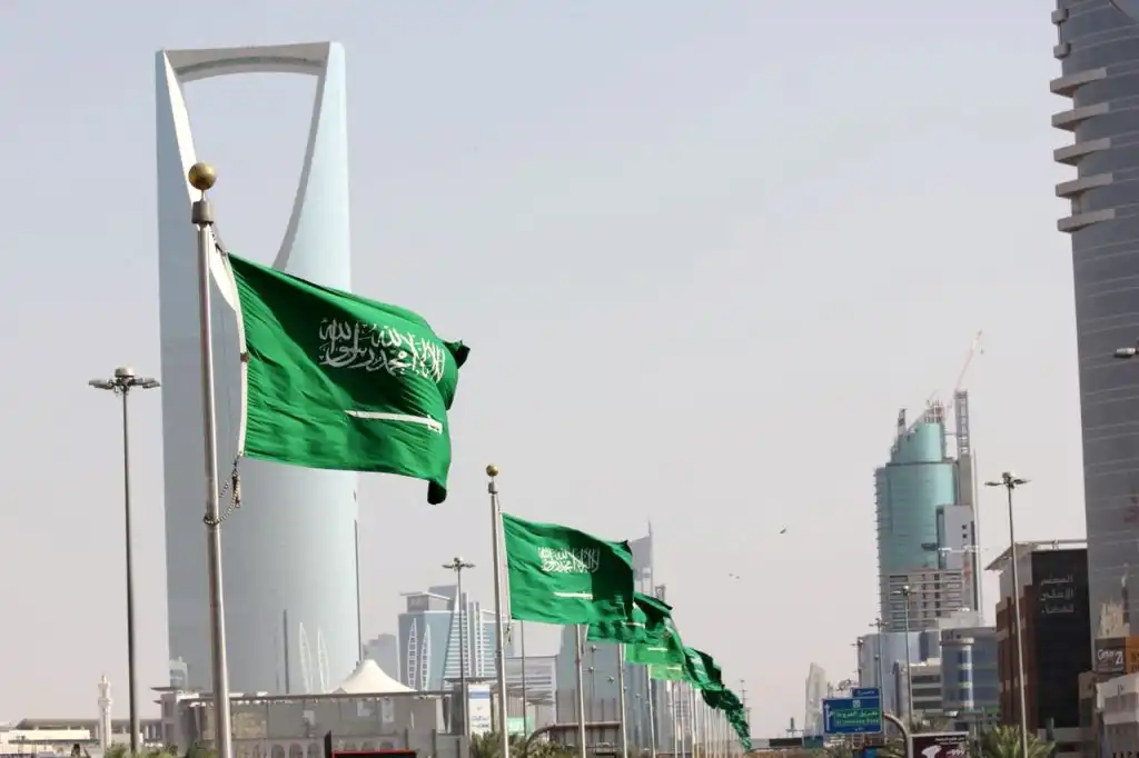 السعودية تدين استهداف موقع في مطار الخرطوم وتؤكد على احترام سيادة السودان