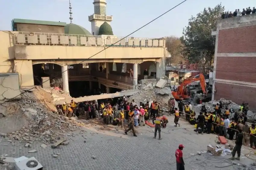إصابة أربعة أشخاص جراء انفجار استهدف مسجدًا في باكستان