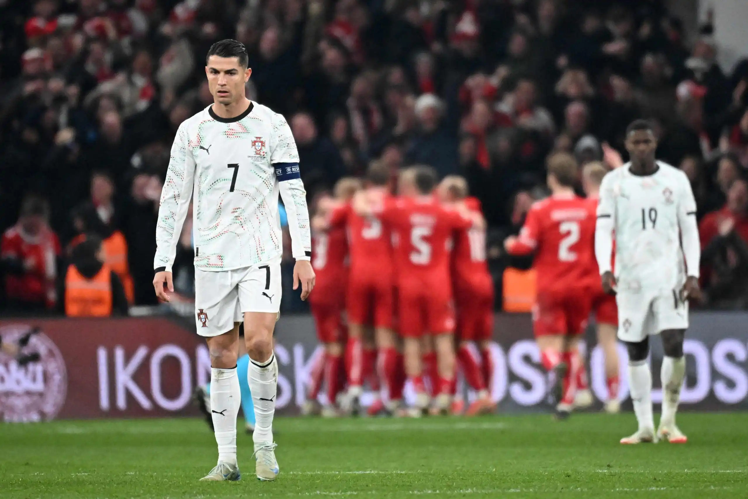 رونالدو: البرتغال تعيش لحظة توتر قبل مواجهة الدنمرك بدوري الأمم