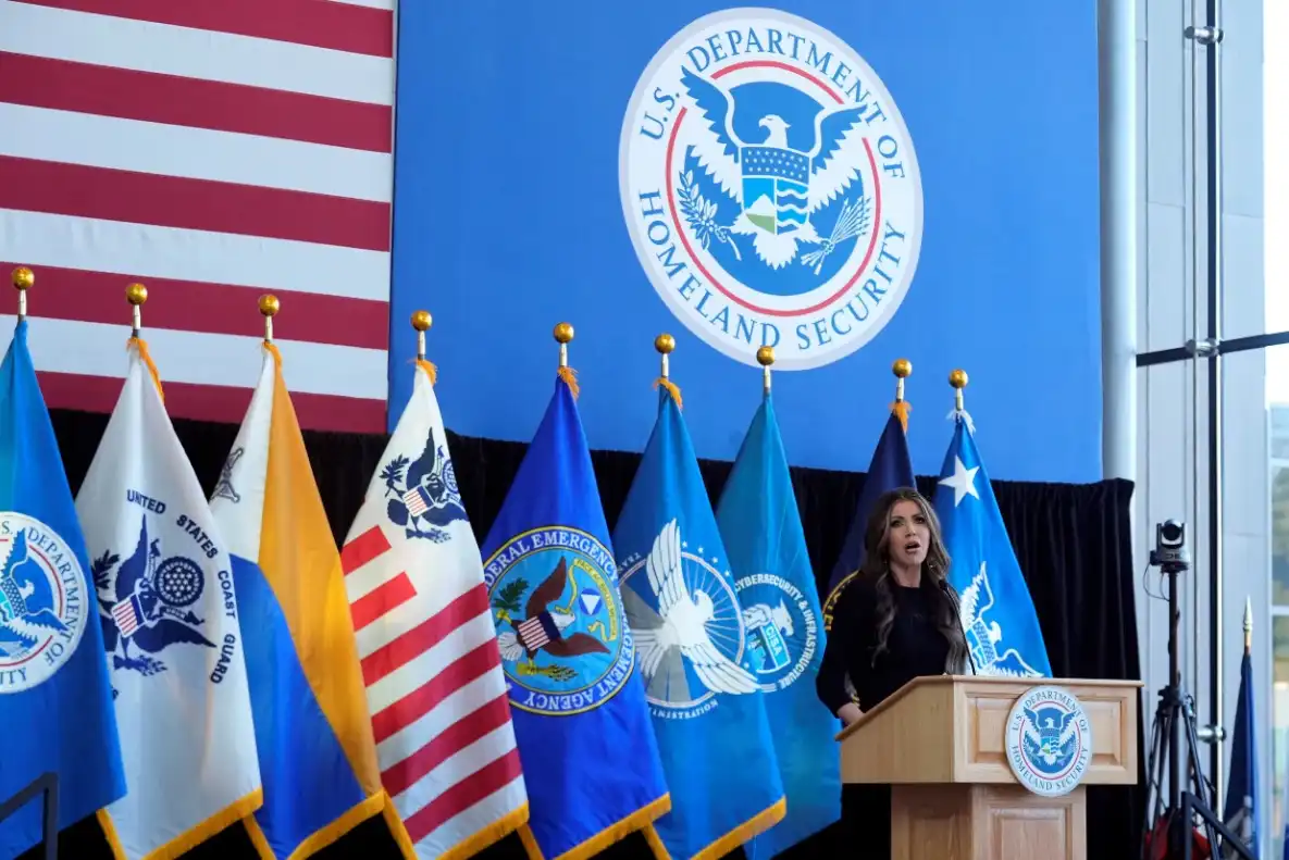 الولايات المتحدة تنهي وضع الحماية المؤقتة للسوريين اعتبارًا من نوفمبر