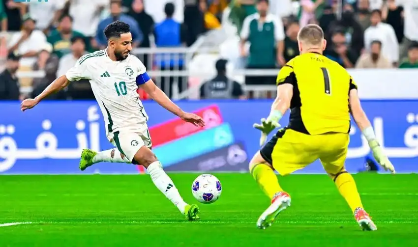 السعودية تهزم إندونيسيا بثلاثية وتتصدر مجموعتها في ملحق تصفيات كأس العالم 2026