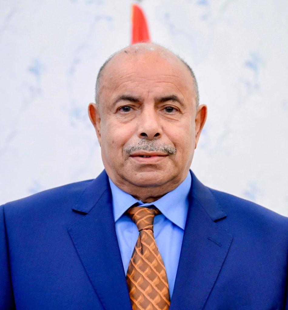 عضو مجلس القيادة سالم الخنبشي يشدد على محاسبة المتلاعبين بملف الغاز