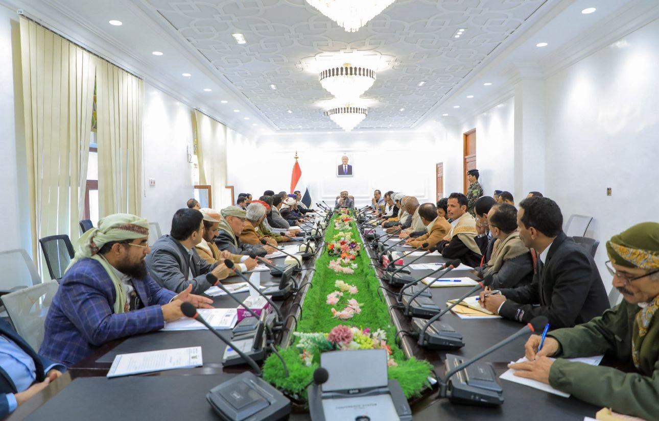 عضو مجلس القيادة اللواء سلطان العرادة يترأس اجتماعاً للمكتب التنفيذي لمحافظة مأرب