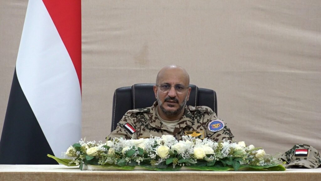 عضو مجلس القيادة طارق صالح يترأس اجتماعًا لقيادات المقاومة الوطنية في الساحل الغربي