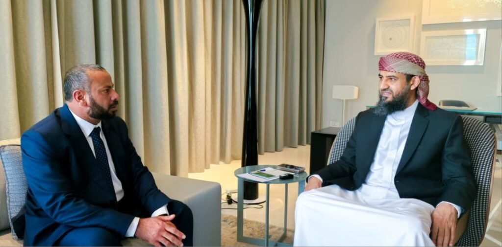 عضو مجلس القيادة عبدالرحمن المحرّمي يلتقي محافظ الضالع ويؤكد دعمه لتعزيز الأمن وتحسين مستوى الخدمات بالمحافظة