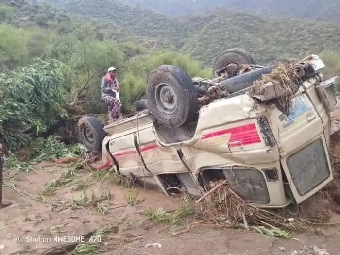 سيول الأمطار في تعز تتسبب بوفاة 15 شخصاً وخسائر مادية واسعة