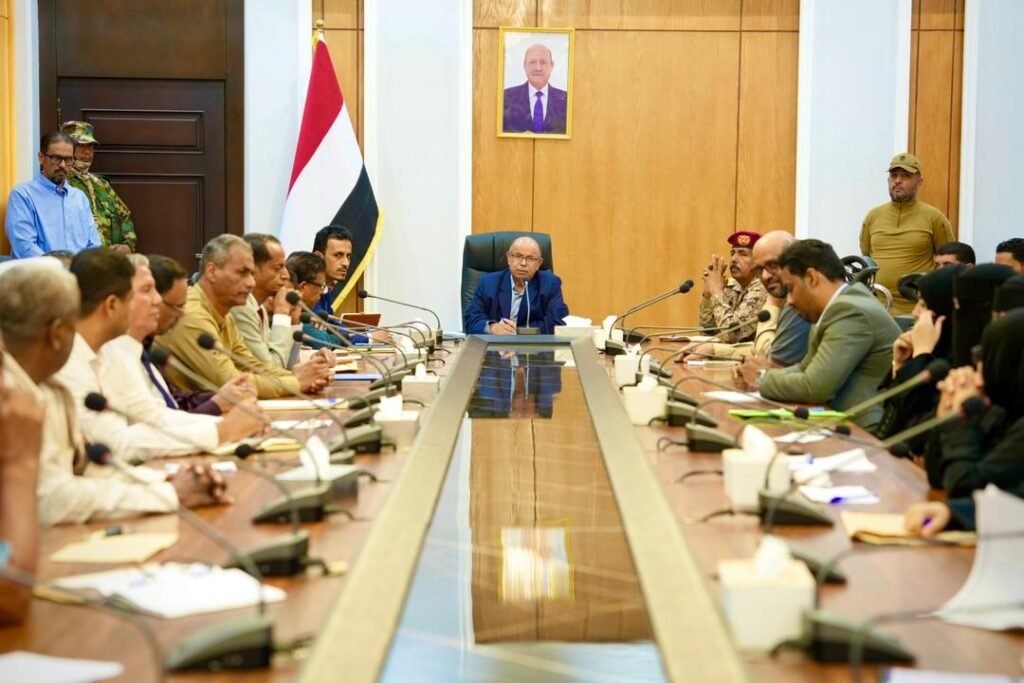 عضو مجلس القيادة سالم الخنبشي يترأس الاجتماع الاعتيادي للمكتب التنفيذي بساحل حضرموت