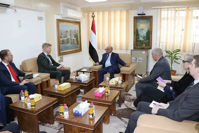 The Central Bank Governor discusses financial and economic updates with the UN envoy.