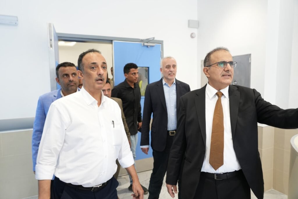 وزير الصحة يتفقد مشاريع البنية التحتية الصحية في عدن لتعزيز الخدمات الطبية