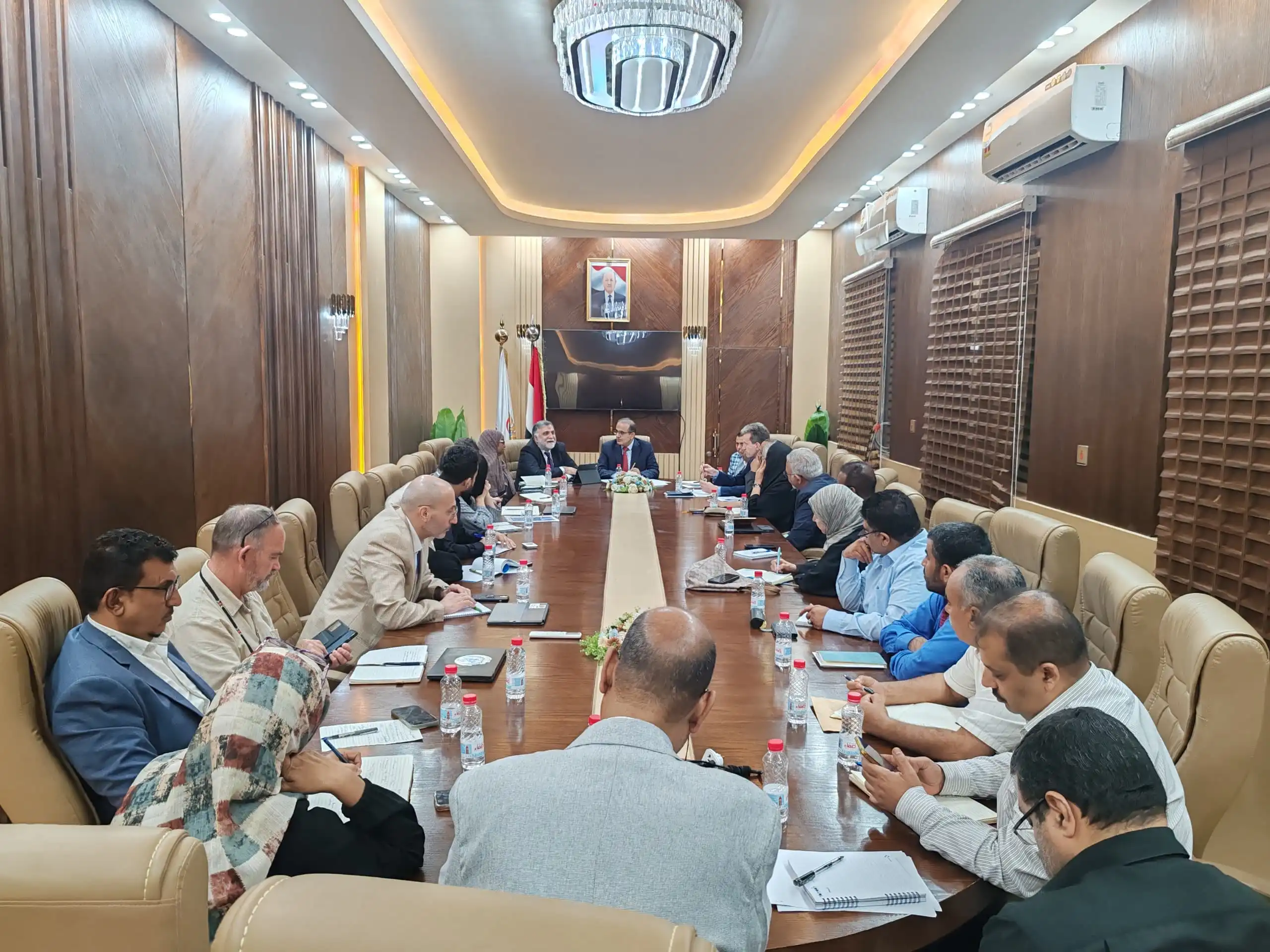 A health meeting in Aden discusses the current situation and plans for health intervention programs.