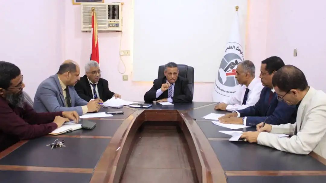 A meeting in Aden discusses enhancing academic performance and strengthening discipline in universities.