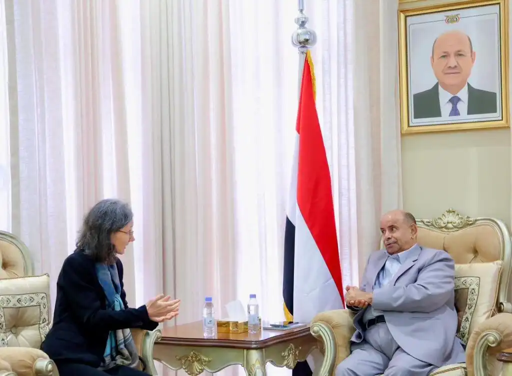 عضو مجلس القيادة الخنبشي يبحث مع السفيرة الفرنسية مستجدات الأوضاع ويثمّن دعم باريس لليمن