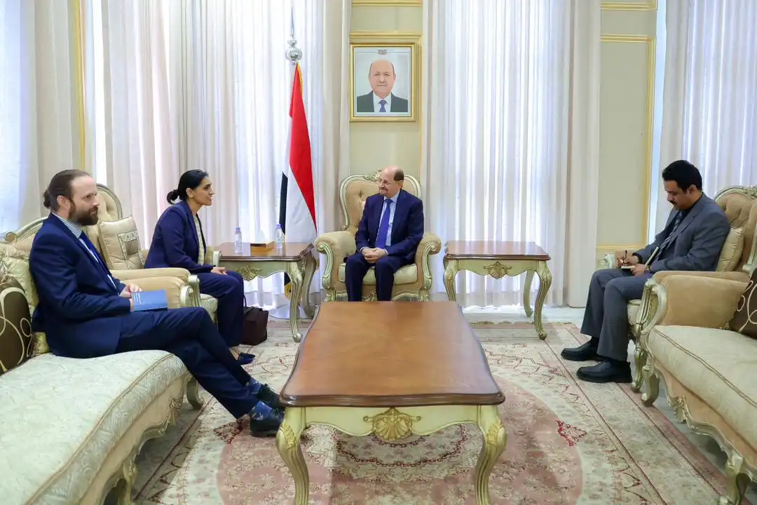 Le Premier ministre et ministre des Affaires étrangères discute avec l'ambassadrice britannique des évolutions et du soutien aux réformes.