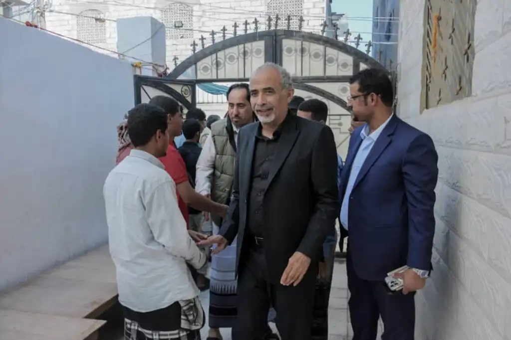 عضو مجلس القيادة الرئاسي محمود الصبيحي يقدم واجب العزاء في استشهاد الدكتور عبدالرحمن الشاعر