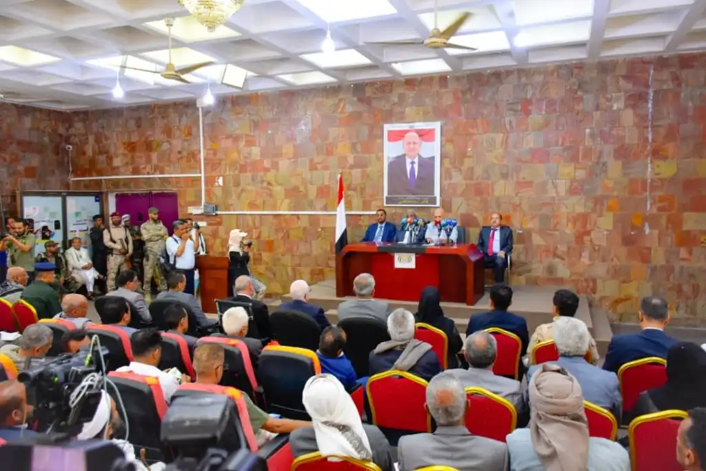 اللجنة الحكومية تعقد اجتماعاً موسعاً في تعز لتقييم أضرار السيول