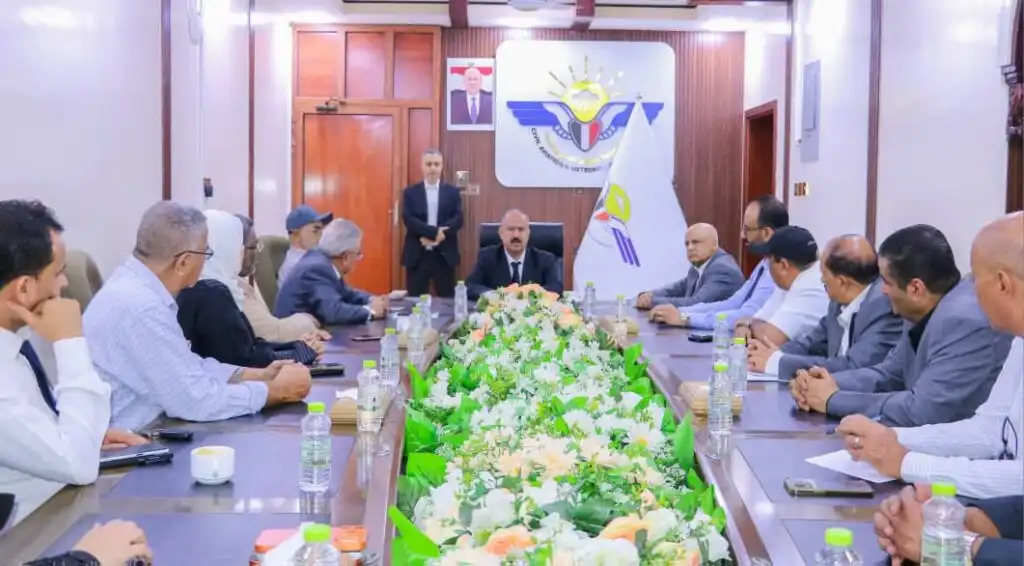 وزير النقل يؤكد على أهمية تطوير الأداء والارتقاء بخدمات الطيران المدني