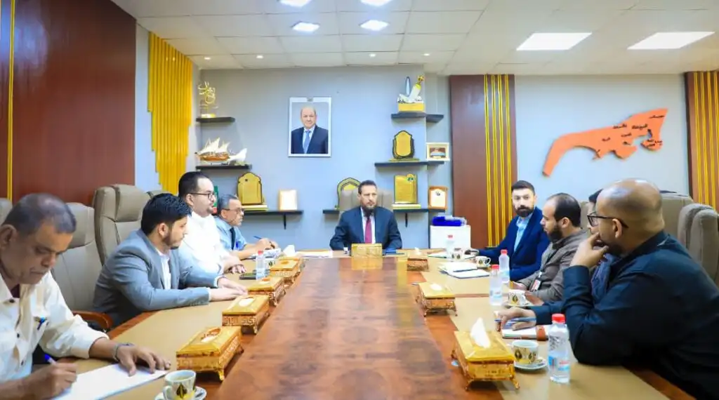 وزير الدولة محافظ عدن يبحث مع منظمة “كير العالمية” طبيعة الاحتياجات والتدخلات المطلوبة
