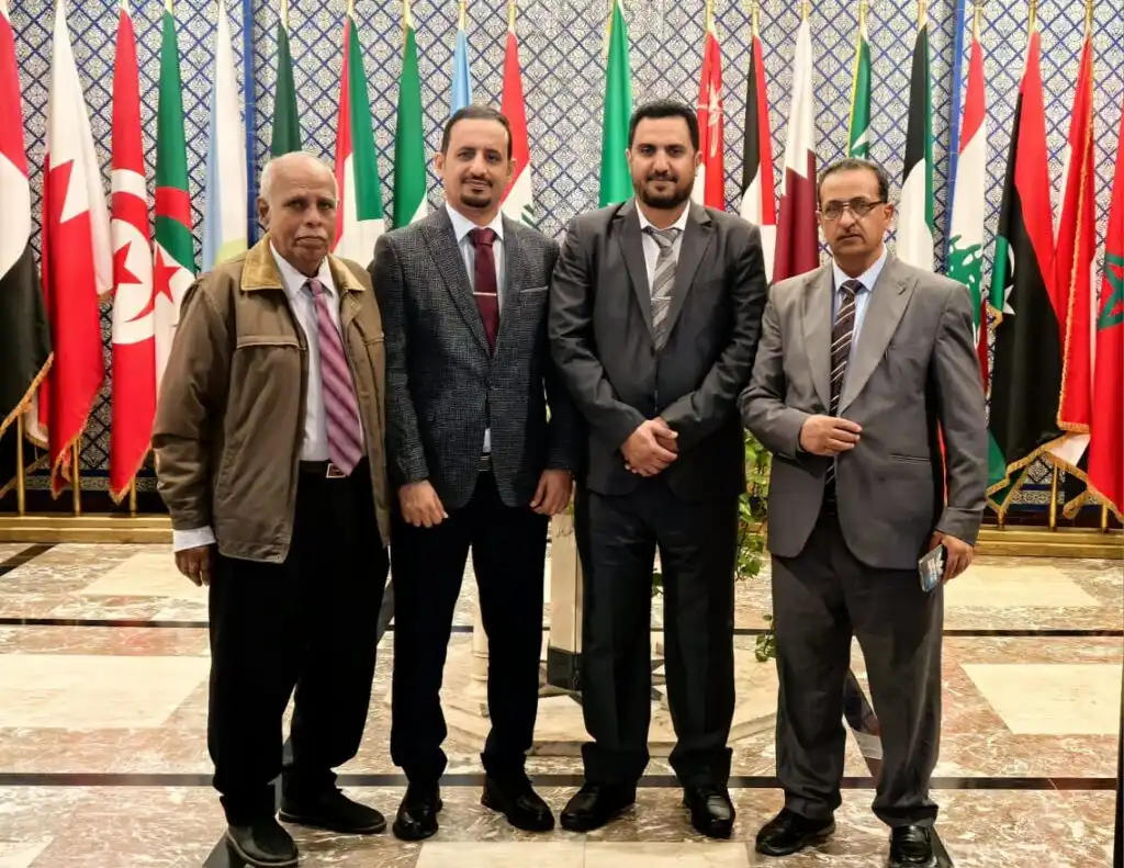 عضو مجلس القيادة طارق صالح يتفقد ريف المخا ويطّلع على دور “طريق النصر” في تحييد مخاطر السيول