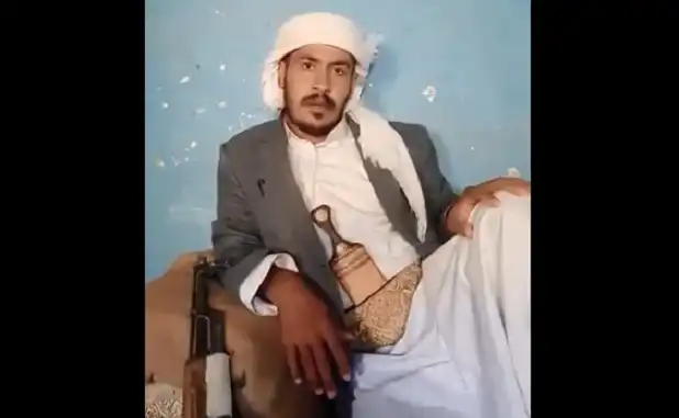 Un chef tribal de Jouf annonce sa rupture avec les milices houthis et dénonce leur corruption et leurs violations.