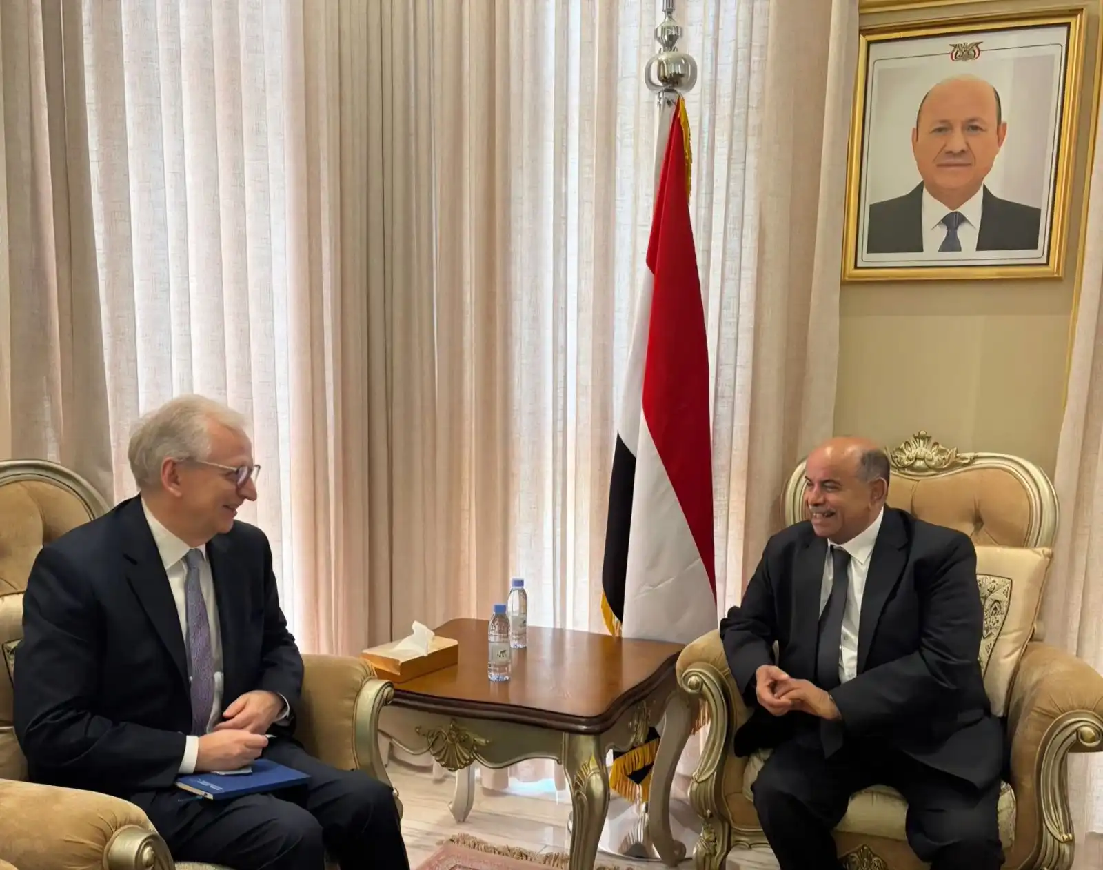 Le membre du Conseil de direction, Salem Al-Khanbashi, rencontre l'ambassadeur allemand.