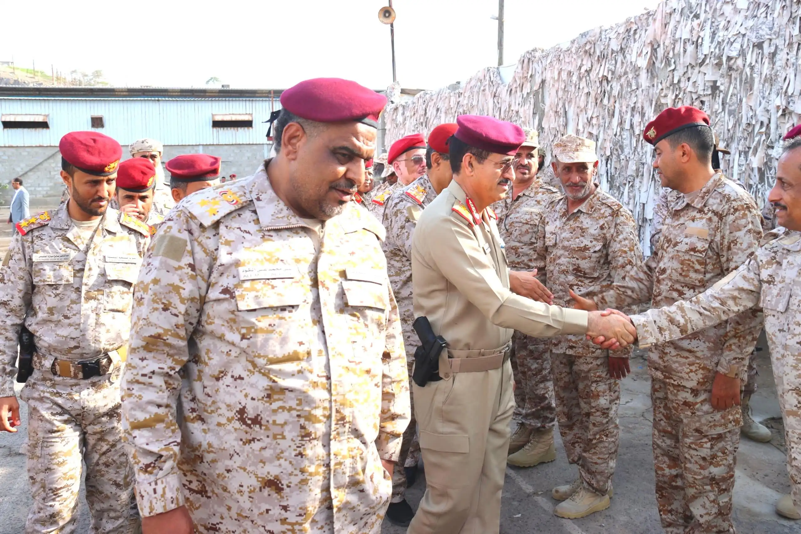 The Defense Minister visits the administrative base and Al-Basheeb Military Hospital in Aden.