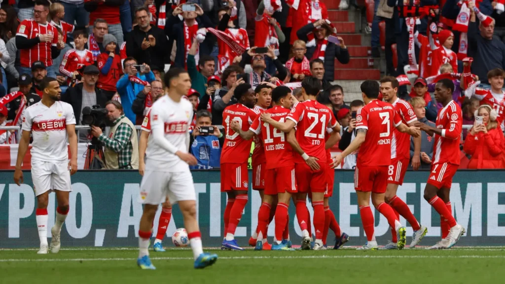 بايرن ميونيخ يتوج بلقب الدوري الألماني للمرة الـ35 في تاريخه