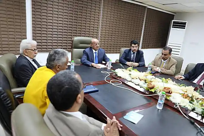 Yémen : Réunion à Aden pour discuter de l'avancement des travaux à la Banque centrale.