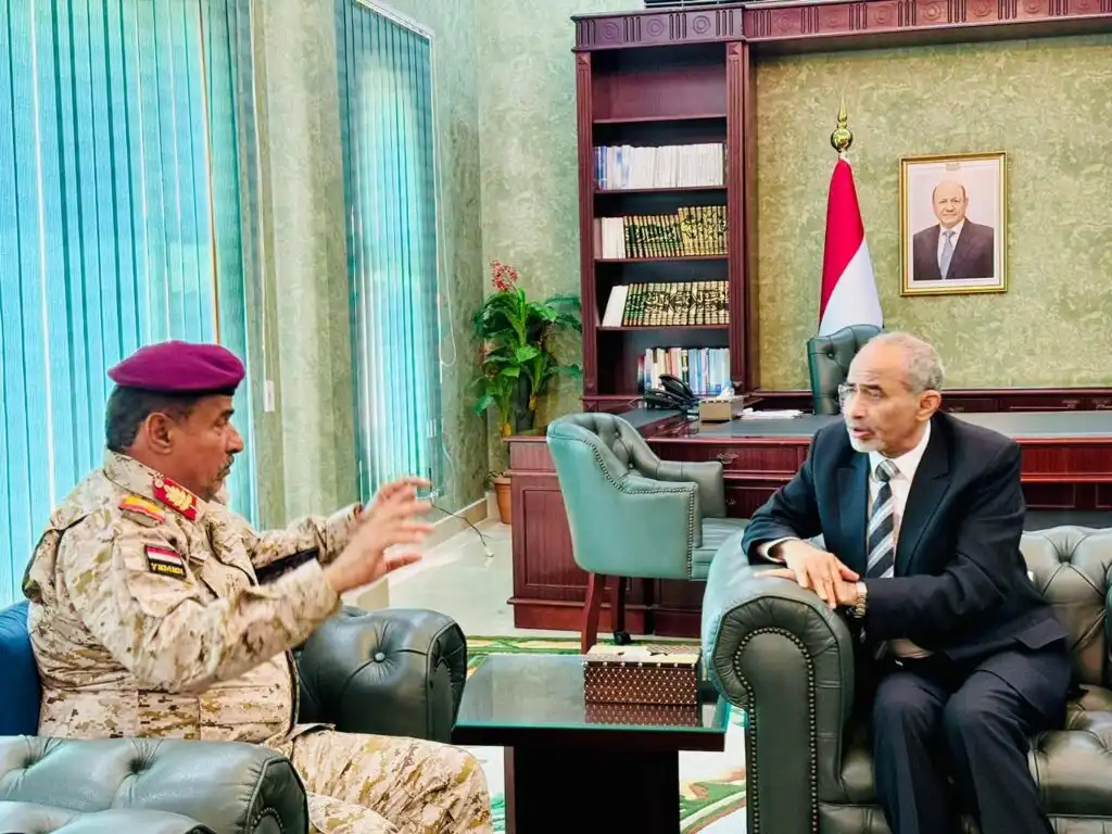 عضو مجلس القيادة محمود الصبيحي يطلع على مستوى الجاهزية القتالية للوحدات العسكرية في محور ابين