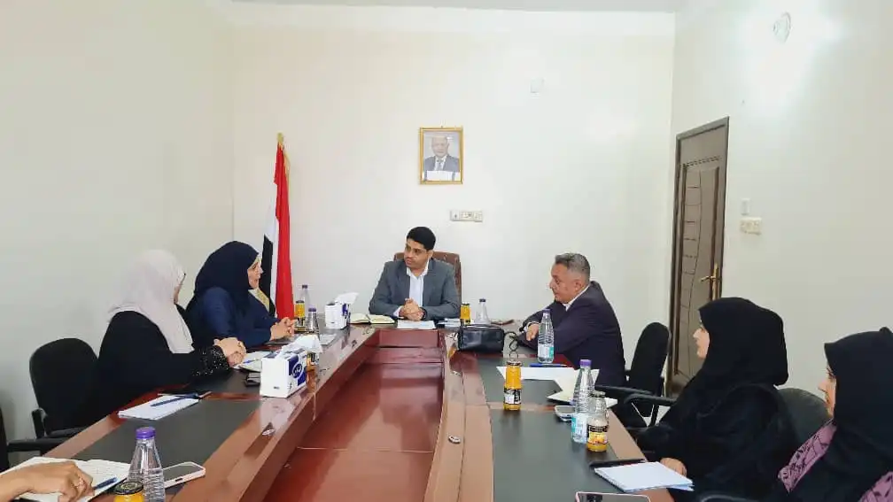 Le ministre des Droits de l'Homme discute avec la Commission nationale des femmes de l'amélioration de la coordination en matière de droits.