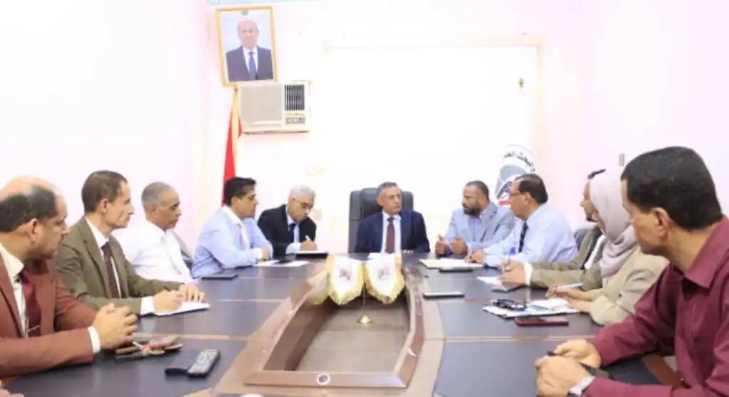 لقاء بعدن يناقش تفعيل قرار إنشاء جامعة الضالع وتعزيز التعليم الأكاديمي