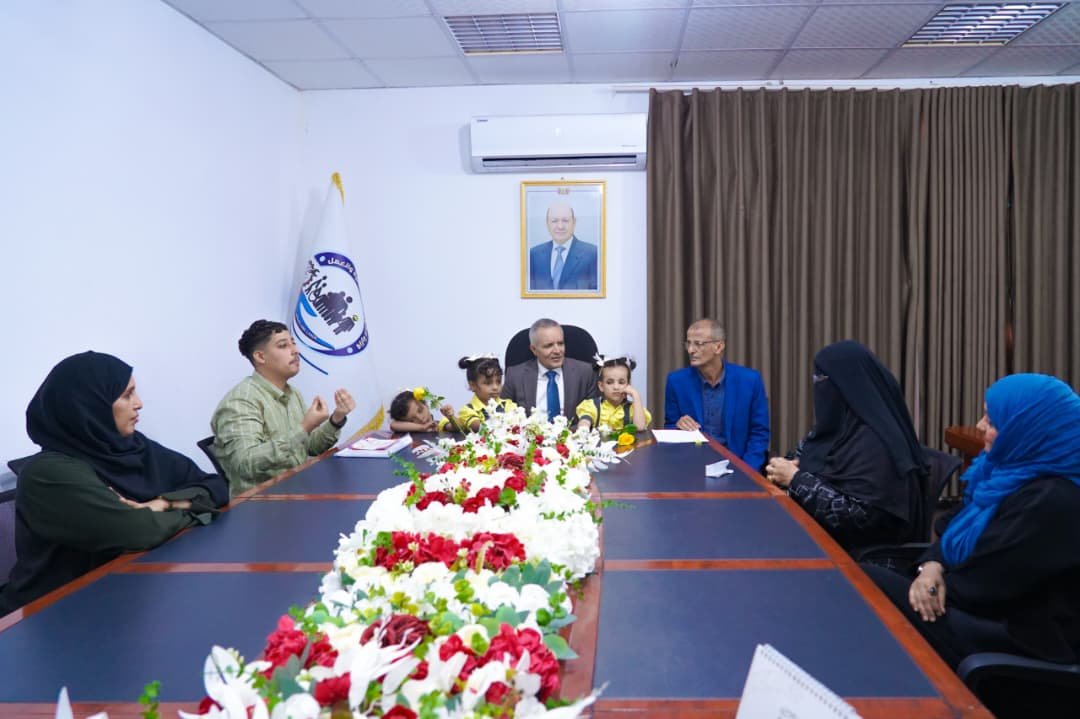 Le ministre des Affaires sociales et du Travail s'informe des programmes de l'Institut Rymouz pour les sourds et loue leurs expériences inspirantes.