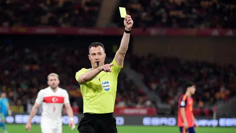 فيفا يدرس تعديل نظام البطاقات الصفراء في كأس العالم 2026