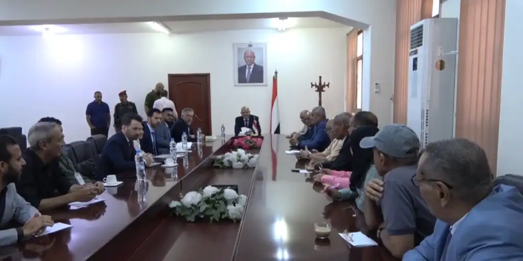 وفد من الاتحاد الأوروبي برئاسة السفير باتريك سيمونيه يزور تعز ويبحث الأوضاع الإنسانية والتنموية