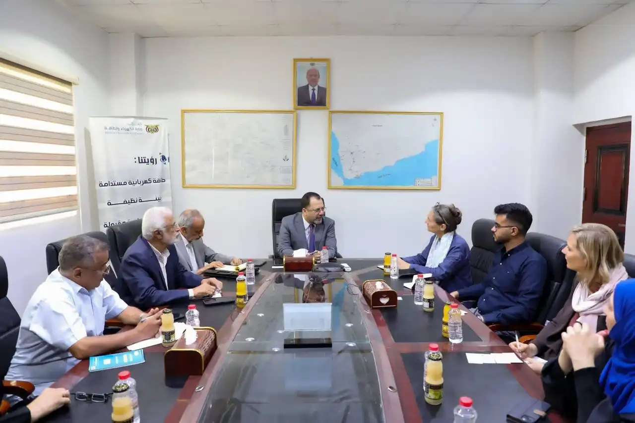 Le ministre de l'Électricité discute avec l'ambassadrice néerlandaise des moyens de développer le secteur électrique et d'améliorer ses performances.