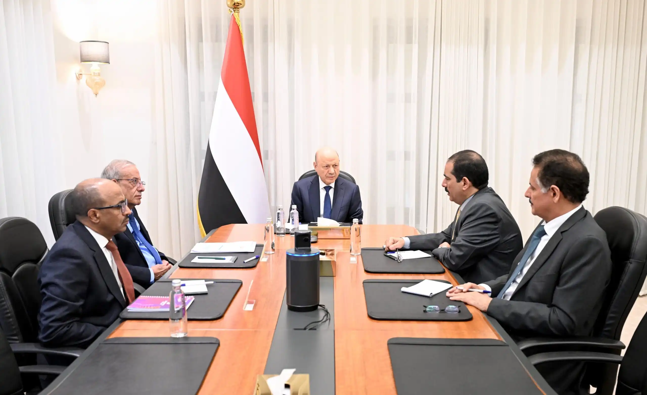 The Chairman of the Leadership Council chaired a mini-government meeting to discuss recent security and economic developments.