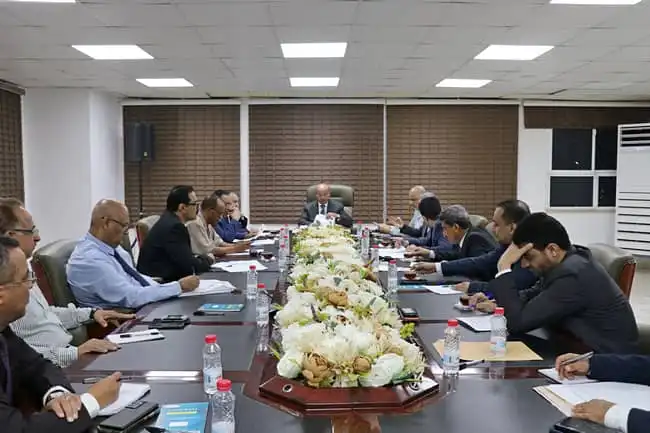 La Commission nationale pour l'organisation et le financement des importations tient sa quatrième réunion à Aden.
