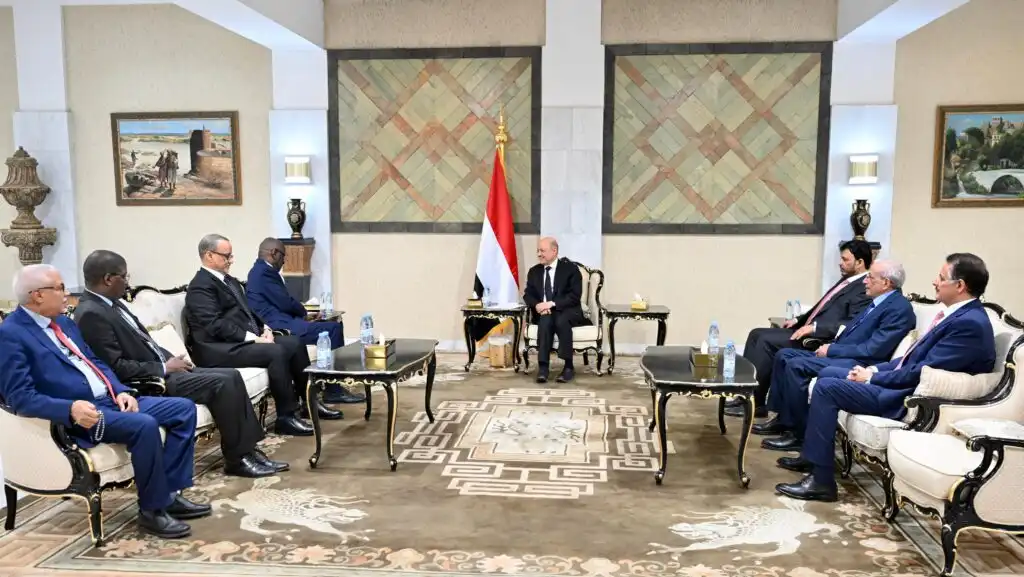 رئيس مجلس القيادة يستقبل وزير الدولة للشؤون الخارجية بجمهورية موريتانيا الاسلامية