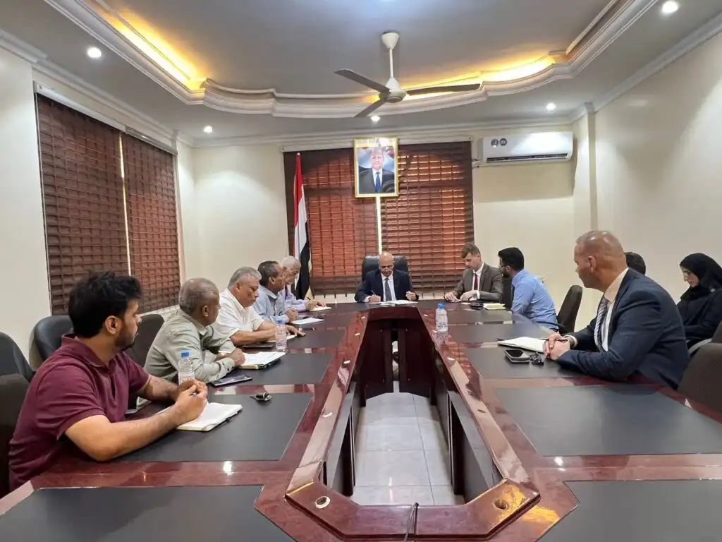 وزير المياه والبيئة يبحث مع مسؤول ألماني تعزيز الشراكة في قطاعي المياه والبيئة