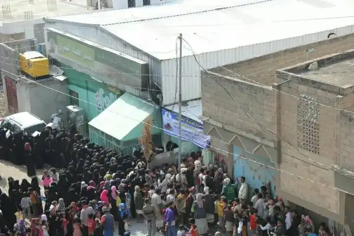 Houthi restrictions halt funding for a charity bakery in Al-Qaidah, threatening hundreds of families with bread deprivation.