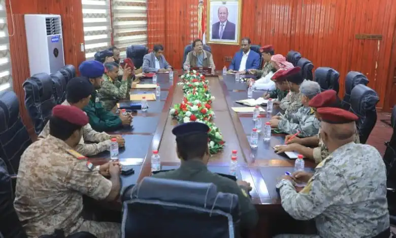 The governor of Al-Mahra calls for enhanced security and military coordination to strengthen stability in the region.