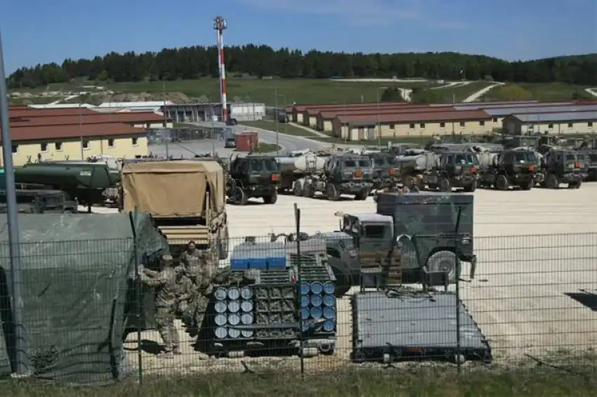 L'OTAN demande des éclaircissements sur le retrait des troupes américaines d'Allemagne.