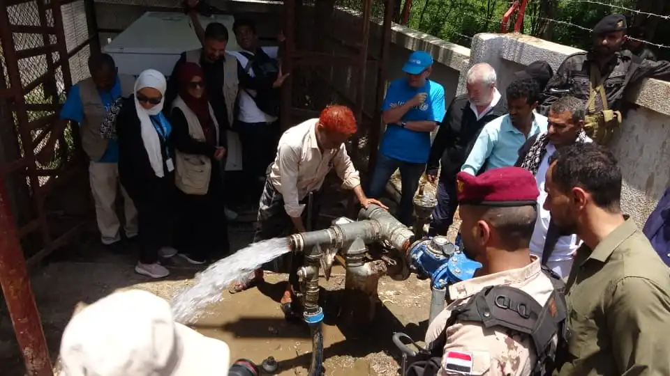 Le gouverneur de Taïz et le représentant de l'UNICEF lancent un projet de réhabilitation de dix puits d'eau.