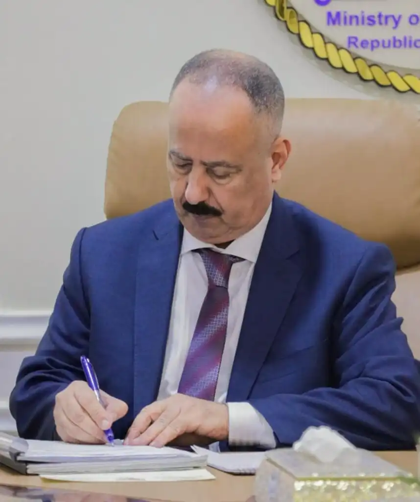 وزير النقل يناقش أوضاع ميناء الوديعة ويوجّه بمعالجة التحديات وتعزيز التنسيق