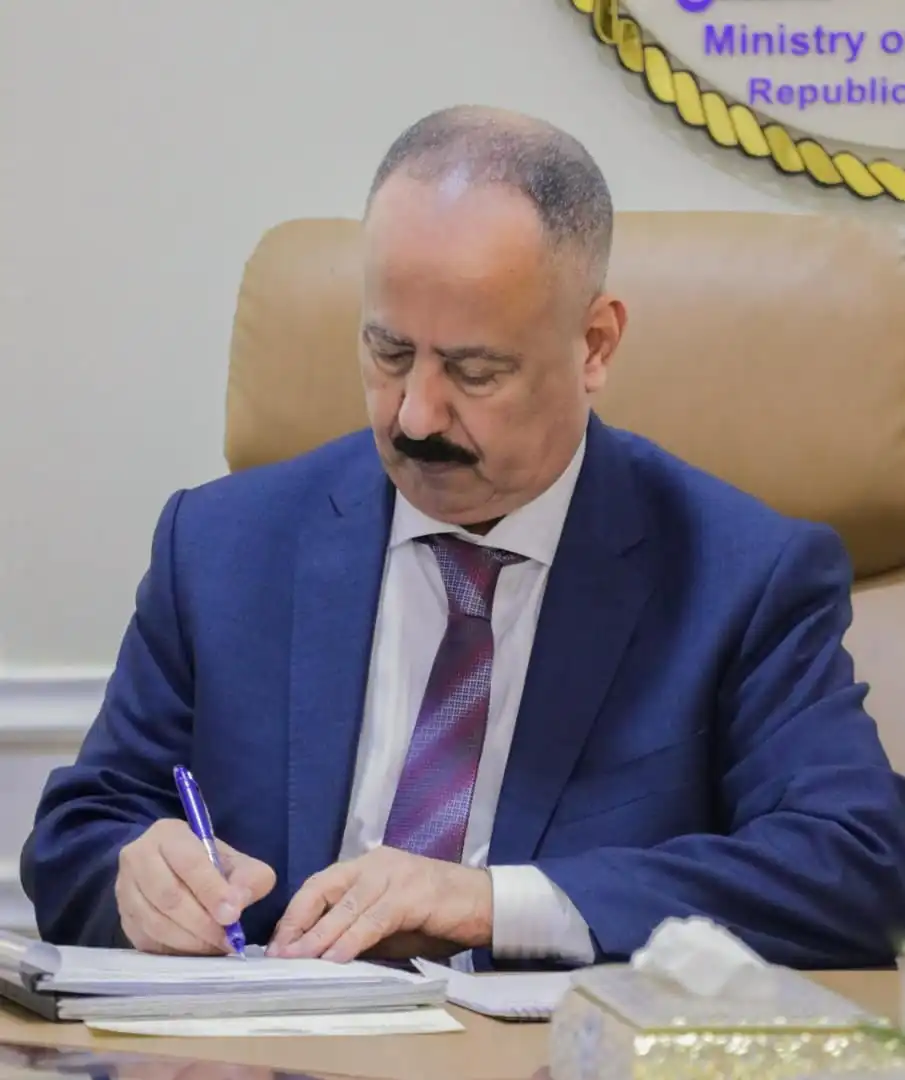 Le ministre des Transports discute de la situation du port d'Al-Wadiah et ordonne de résoudre les défis et d'améliorer la coordination.