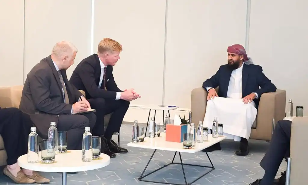 عضو مجلس القيادةالمحرّمي يستقبل المبعوث الأممي ويب