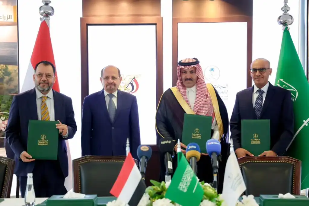 رئيس الوزراء وزير الخارجية يشهد توقيع اتفاقية الدع